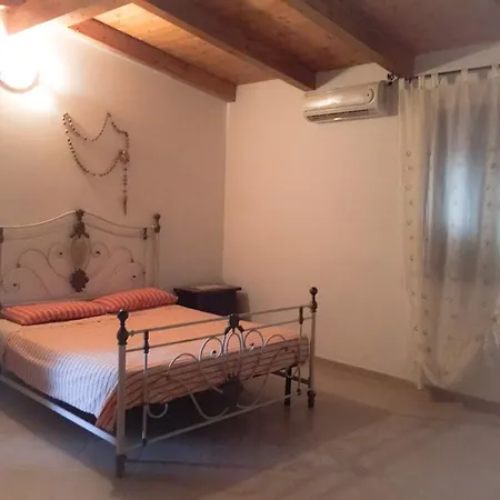 Casa Vacanza Martino * بيستيشي
